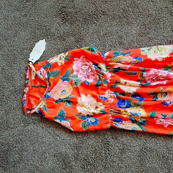 Sleeveless Dress - Picture 9 of 10